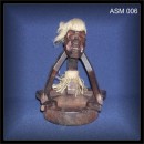 Asmat mit Aschenbecher, Teakholz Schnitzerei (ASM 006)