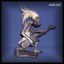 Asmat Gitarrist, geschnitzte Figur aus Teakholz (ASM 007)