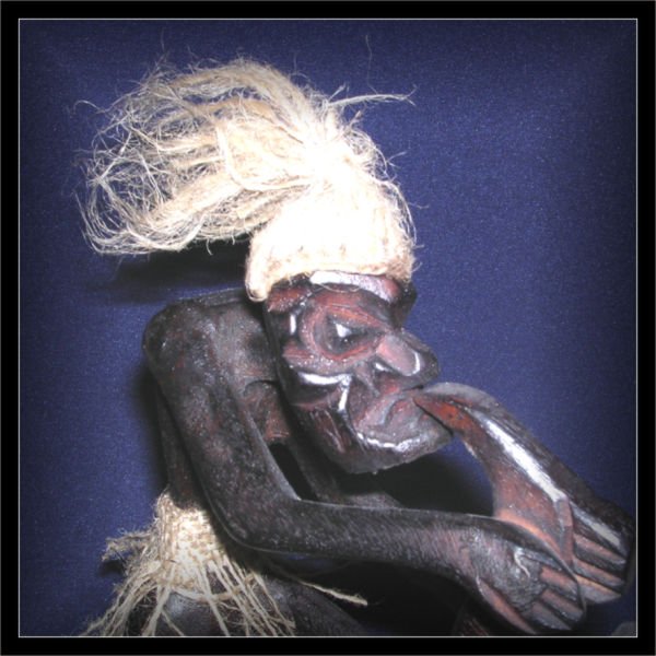 Asmat Saxophonist, geschnitzte Holzfigur, Schutzgeist (ASM 009)